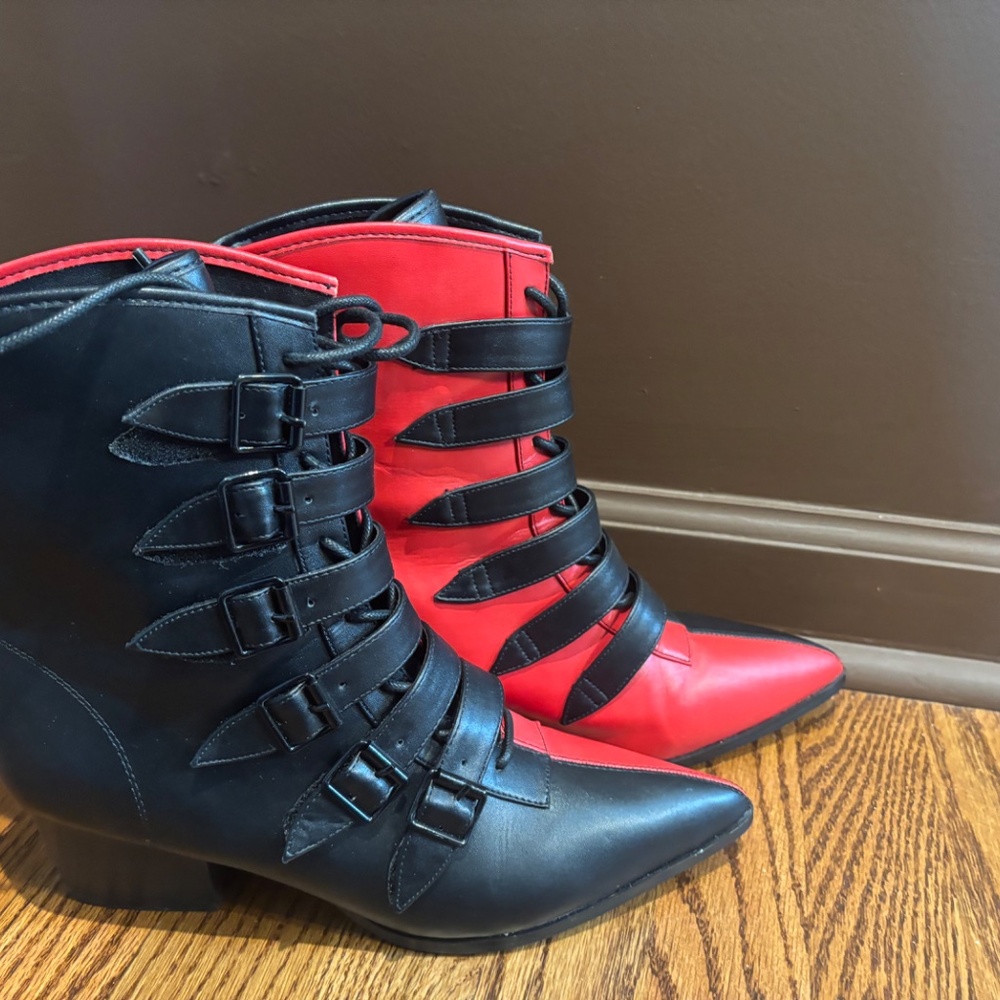 Coven Boots - Picture 3 of 9